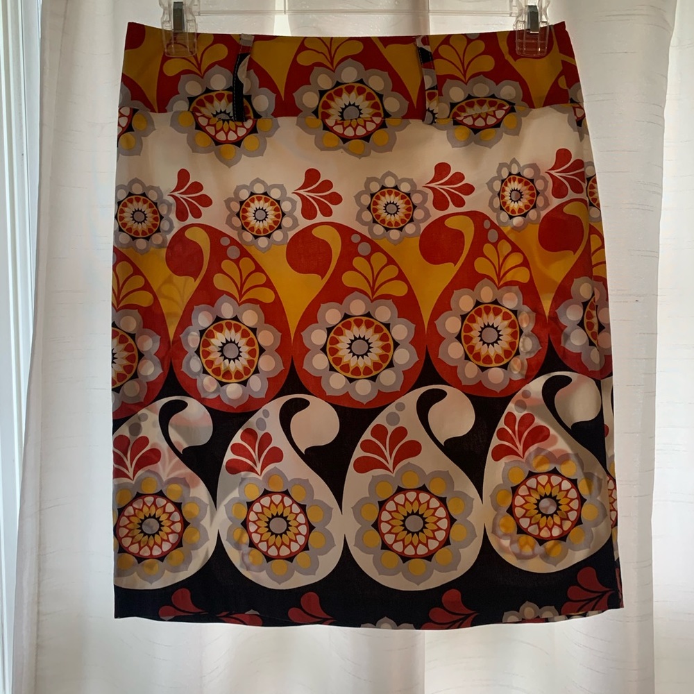 Cute, straight skirt to wear anytime.